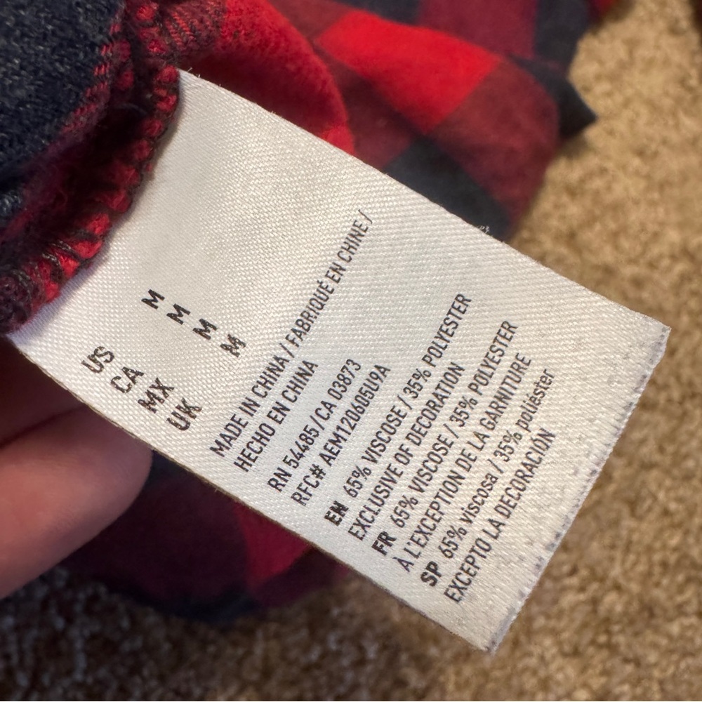 American Eagle Flannel Shirt Womens Medium Red Plaid Boyfriend Fit Long Sleeve - Picture 9 of 9